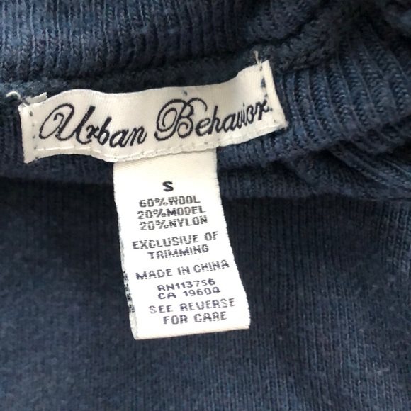 Urban Behavior turtle neck dress - Picture 7 of 7